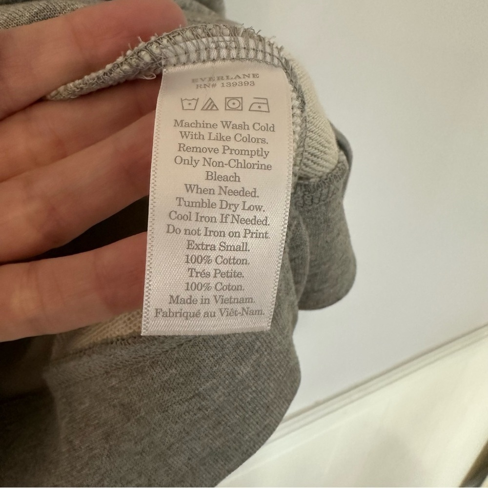 Everlane Grey Long Sleeve Cotton Crewneck 100% Human Sweatshirt Sz XS NWOT - Picture 6 of 7